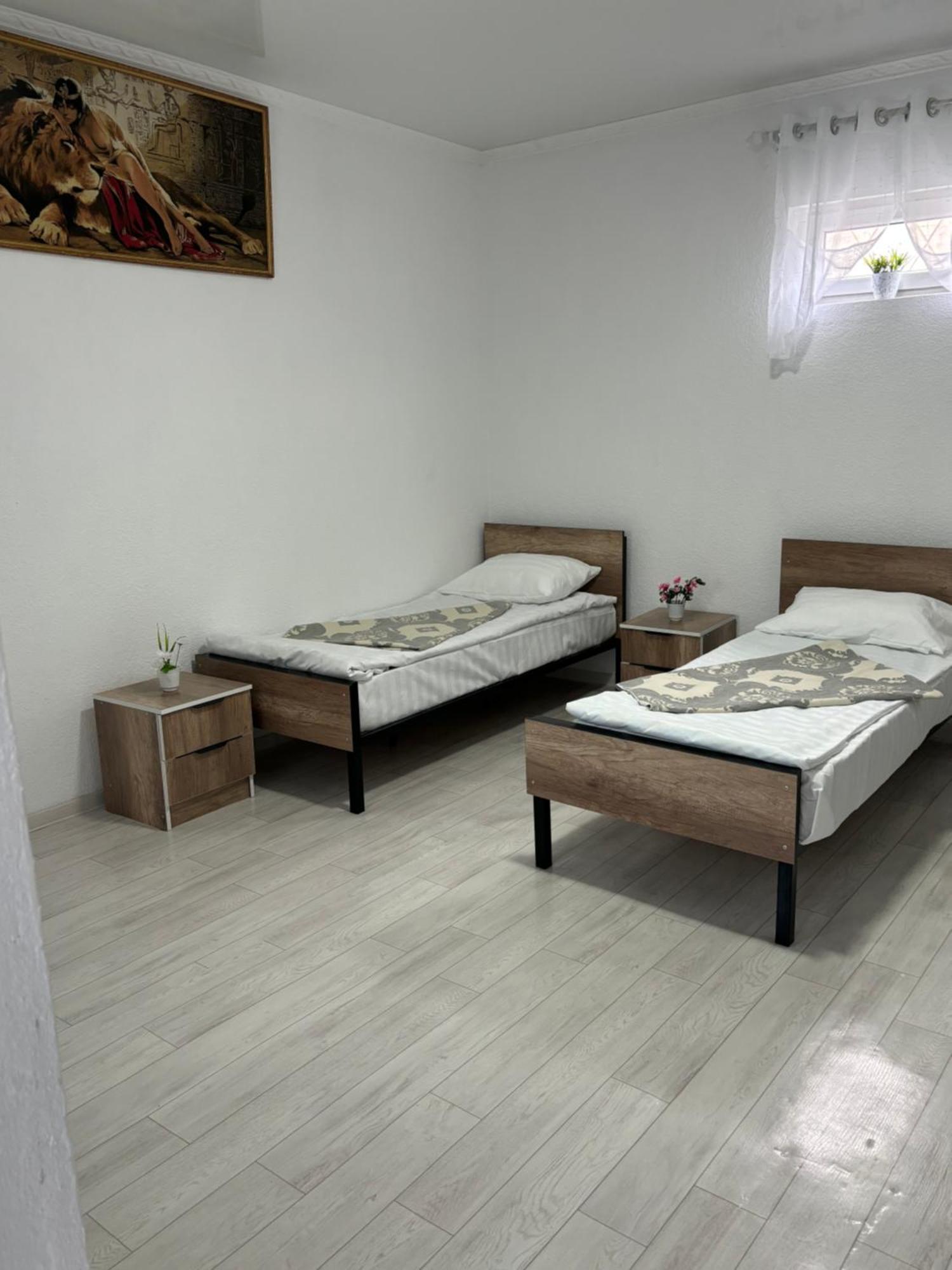 Hostel,Halal Хостел,Халал Tokmok Exterior foto