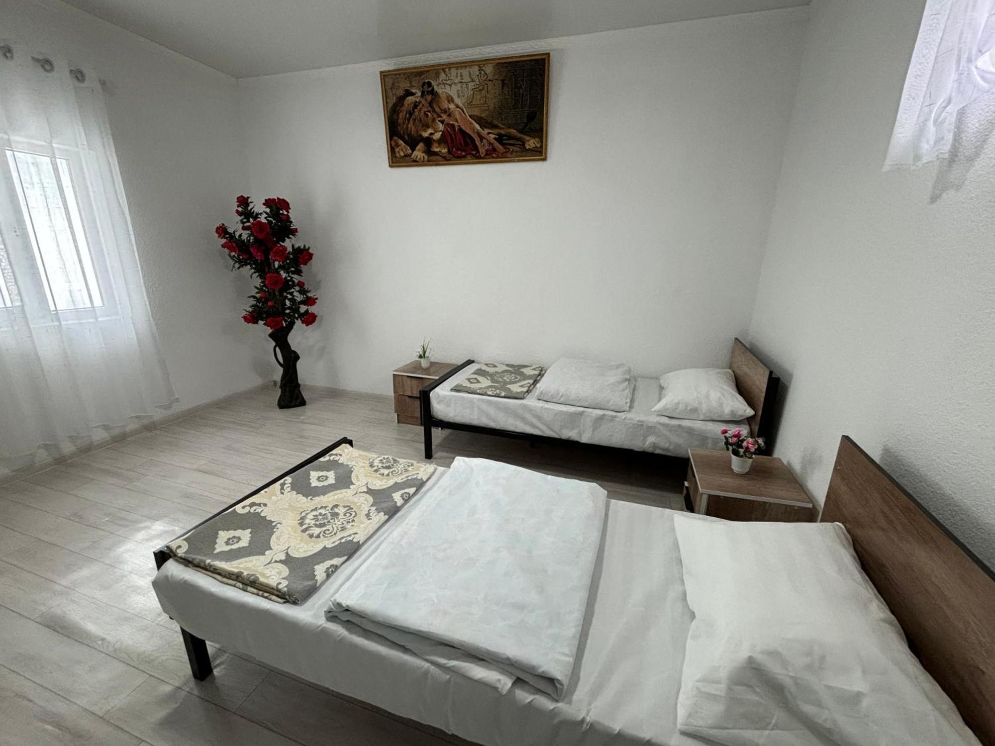 Hostel,Halal Хостел,Халал Tokmok Exterior foto